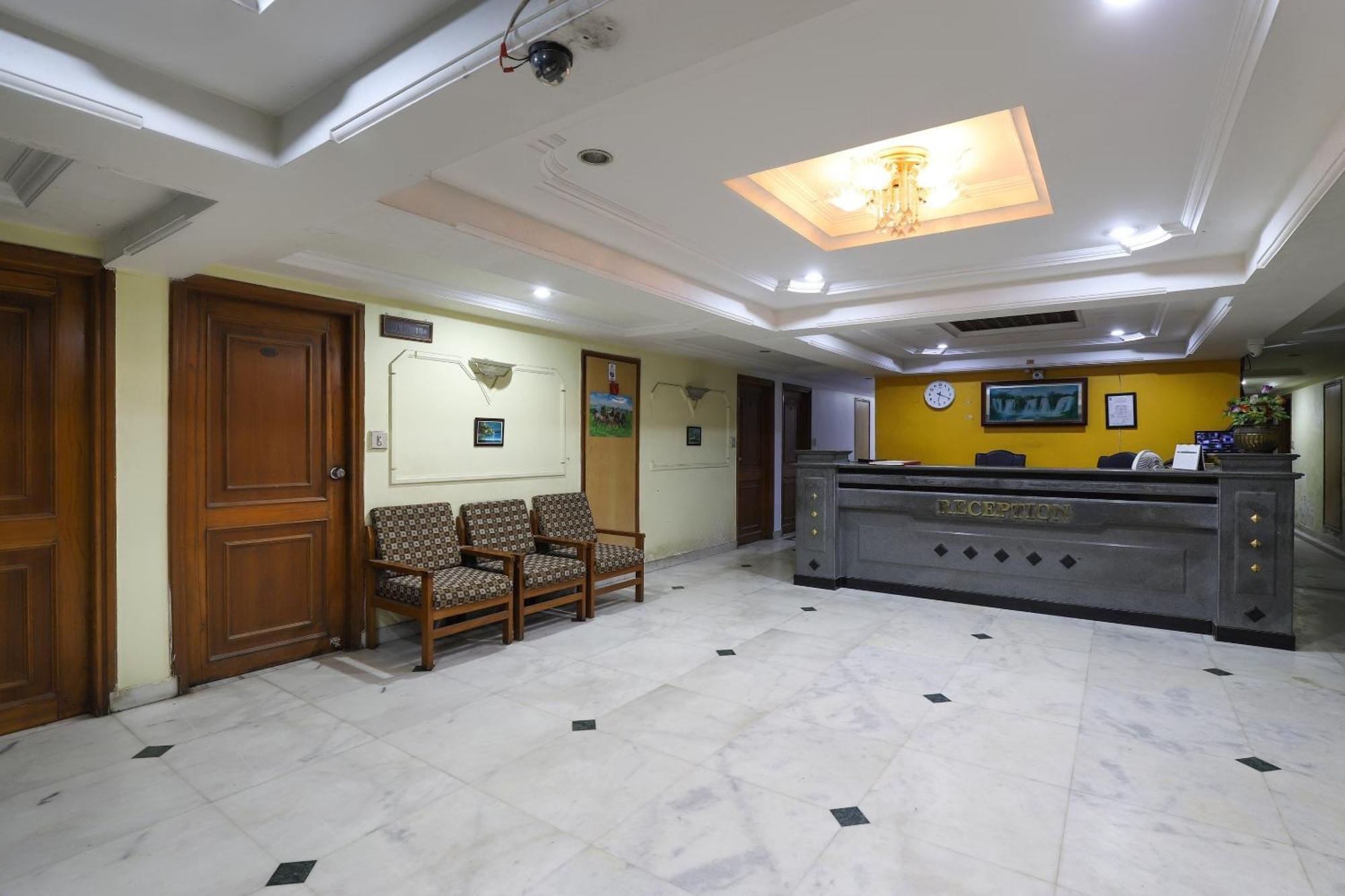 Spot On Hotel Hilltop วาโดดารา ภายนอก รูปภาพ